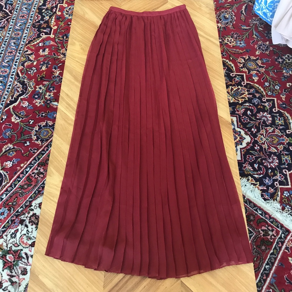 Sparkle and Fade Knife Pleat Skirt